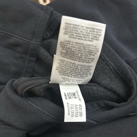 🌺🌺 NWOT ADIDAS SWEATER WITH HOODIE SIZE M (10/12) - Picture 5 of 5